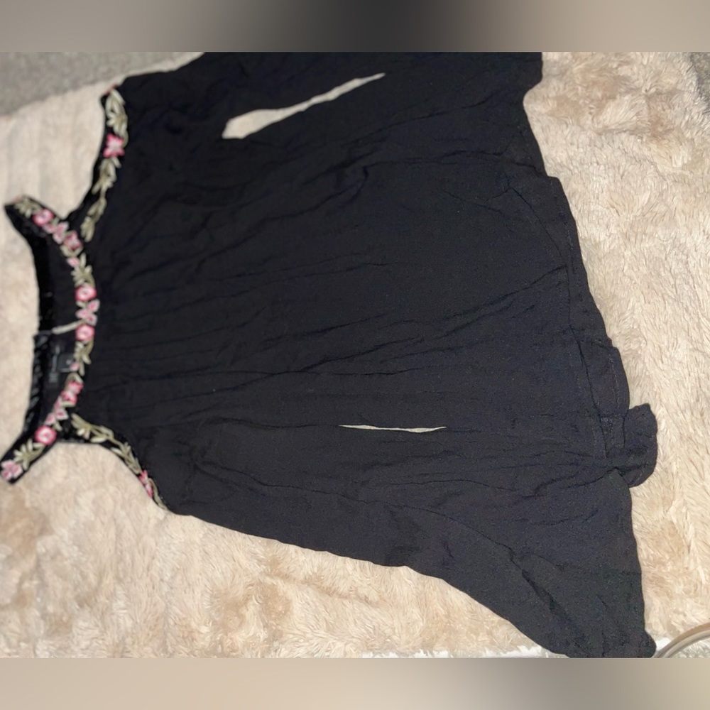 INTERNATIONAL CONCEPTS COLD SHOULDER BLOUSE